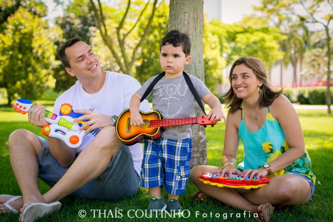 familia tocando instrumentos